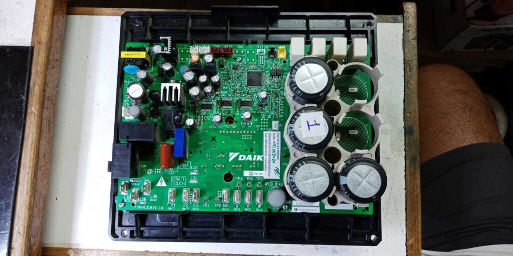 Daikin VRV 3 IGBT Module card maintenance