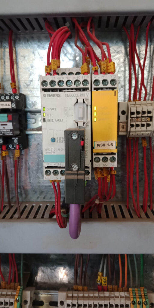 SIEMENS SIMOCODE PRO V 3UF7010-1AB00-0 MAINTENANCE WORK